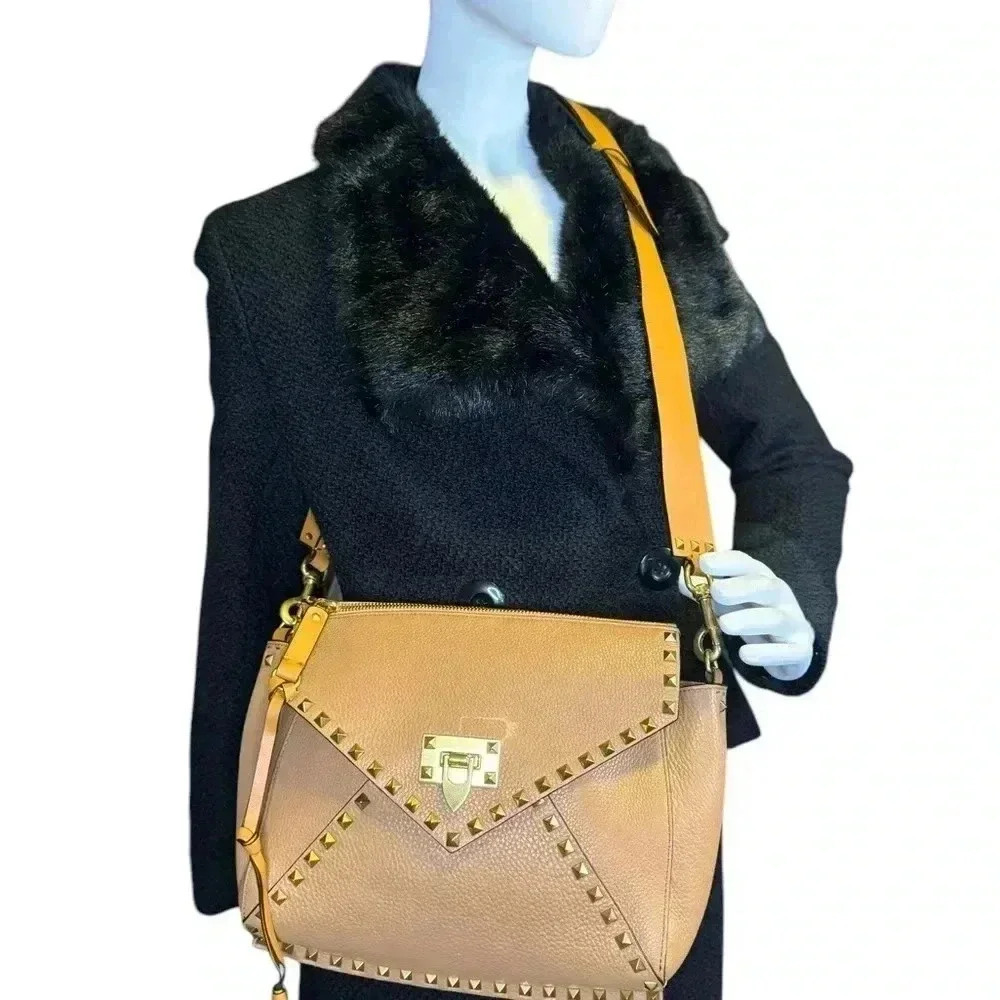 VALENTINO GARAVANI Vitello Rockstud Hype Shoulder Bag. - Picture 13 of 13